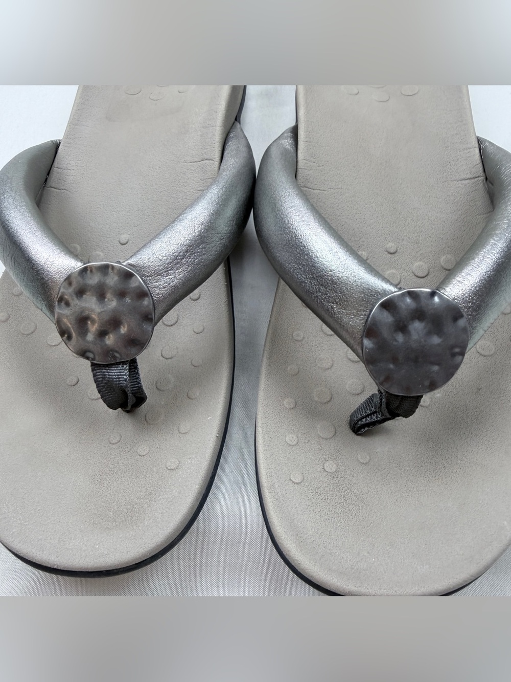 Vionic Luda Metallic Silver Thong Sandals - Picture 7 of 8